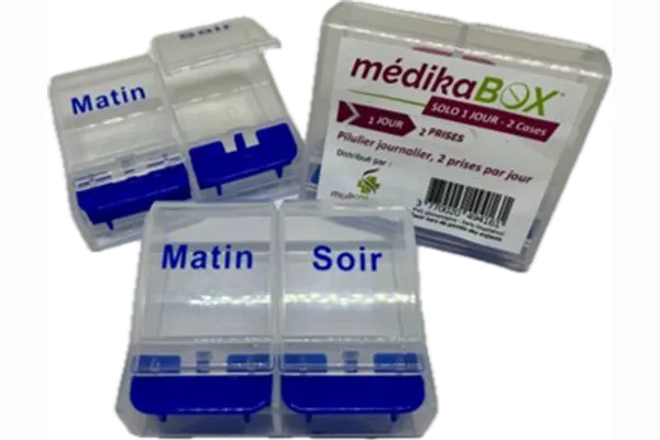 pilulier medika box pour un jour, indispensable pour les établissements de santé et cabinets médicaux.