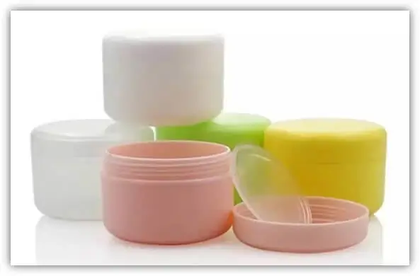 pots cosmétique vide pour tester, inaugurer, distribué par Multipharm. Parfait pour assurer confort et sécurité aux professionnels de santé.